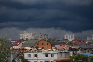 В Україні у неділю прогнозують спеку до +33°, подекуди - грози й шквали