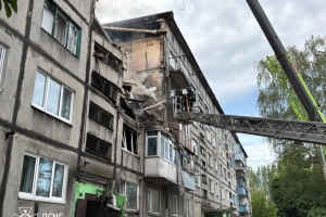 Rescuers searching for people under rubble of building hit by Russian drone in Donetsk region