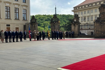 Le président ukrainien Volodymyr Zelensky arrive en République Tchèque pour une visite officielle 