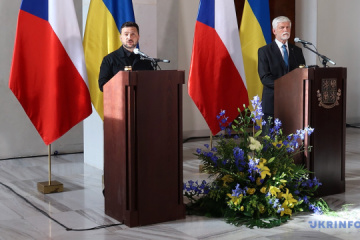 Volodymyr Zelensky espère que les alliés de l’Ukraine pourraient lui livrer 3 millions d’obus cette année