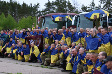 L'Ukraine rapatrie 205 prisonniers de guerre