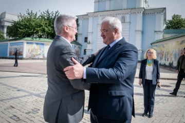 El ministro de Asuntos Exteriores de Ucrania aborda el desarrollo de la colaboración con el Secretario General de la OCDE