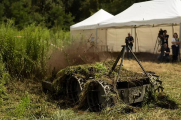 Le robot ukrainien Zmiy démine les zones les plus difficiles du front