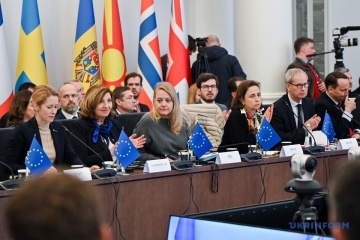 Zelensky insta a los participantes de la reunión de Lviv a apoyar la creación de un tribunal para Rusia