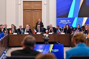 Zelensky insta a los participantes de la reunión de Lviv a apoyar la creación de un tribunal para Rusia