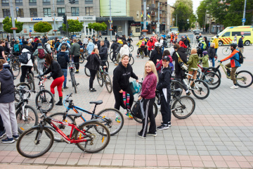 Charity bike ride in support of AFU was held in Frankivsk