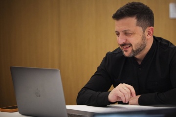 Zelensky holds talks with FIFA president