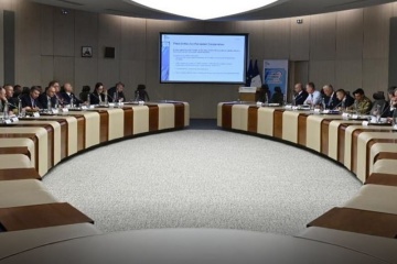 L'Ukraine présente des projets de son industrie de défense en France