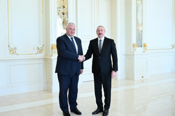 Sybiha aborda con el presidente de Azerbaiyán las medidas para frenar la agresión rusa