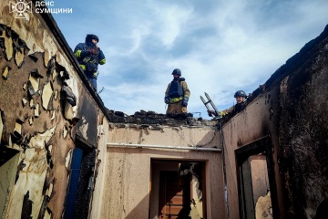 Russians launch repeat strikes on fire-damaged home in Sumy region 