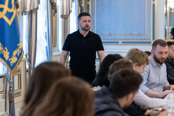 ゼレンシキー宇大統領の信頼度６５％　前回調査から若干低下