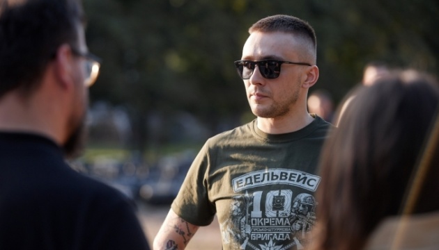 Новини 1 травня: Замах на Стерненка, санкції проти Арестовича, рідкісноземельну угоду підписано
