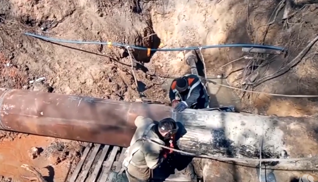 У Запоріжжі відновлюють газопровід і водопровід, зруйновані внаслідок російської атаки У Запоріжжі відновлюють газопровід і водопровід, зруйновані внаслідок російської атаки
