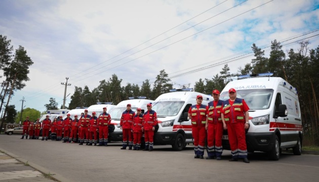 Київщина отримала шість реанімобілів від Фундації Зеленської та ВООЗ Київщина отримала шість реанімобілів від Фундації Зеленської та ВООЗ