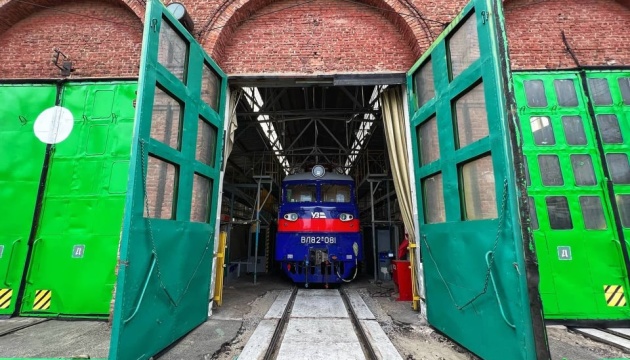 Під масовану ворожу атаку у Запоріжжі потрапив електровозоремонтний завод - Укрзалізниця Під масовану ворожу атаку у Запоріжжі потрапив електровозоремонтний завод - Укрзалізниця