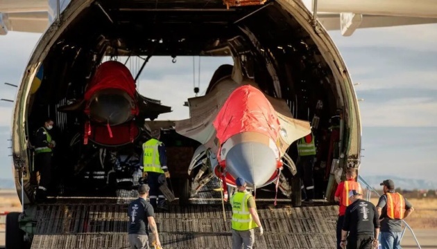 Estados Unidos entrega los F-16 fuera de servicio a Ucrania para piezas de repuesto