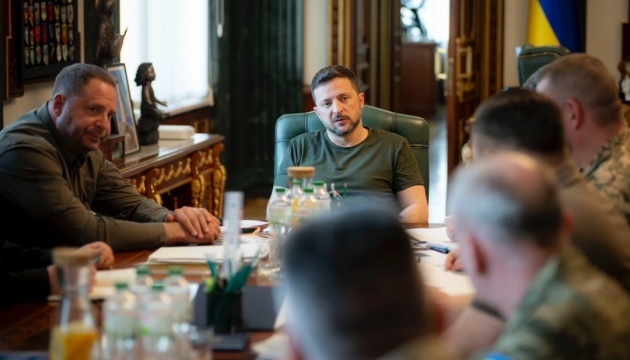 Zełenski odbył spotkanie - rozmawiał o ukraińskiej flocie F-16 Zełenski odbył spotkanie - rozmawiał o ukraińskiej flocie F-16