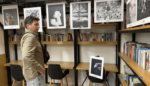 В Одесі відкрився фестиваль української концептуальної фотографії «Рефракція» В Одесі відкрився фестиваль української концептуальної фотографії «Рефракція»