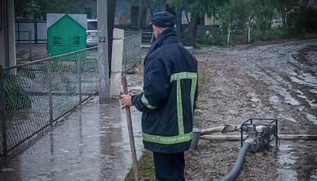 На Тернопільщині через сильні зливи підтоплені домогосподарства, у деяких селах немає світла На Тернопільщині через сильні зливи підтоплені домогосподарства, у деяких селах немає світла
