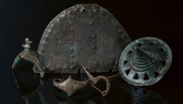 Археологи знайшли сотні артефактів періоду бронзи та заліза на вершині вулкана в Угорщині