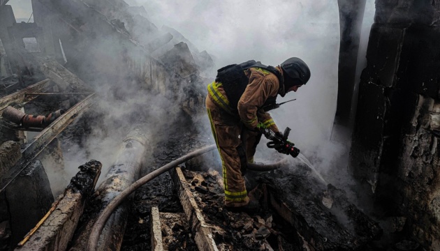 Росіяни КАБами зруйнували харчове підприємство у Ворожбі на Сумщині - не вцілів жоден цех та склад Росіяни КАБами зруйнували харчове підприємство у Ворожбі на Сумщині - не вцілів жоден цех та склад