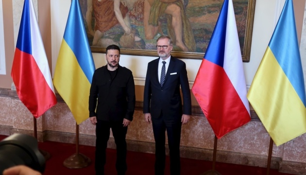 チェコはウクライナとの軍事協力を深化させる準備がある＝フィアラ首相