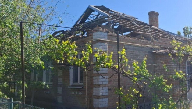 Russian army attacks Nikopol district with artillery and drones during day, three women wounded