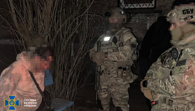 Ukraine’s law enforcers round up trophy arms dealers Ukraine’s law enforcers round up trophy arms dealers