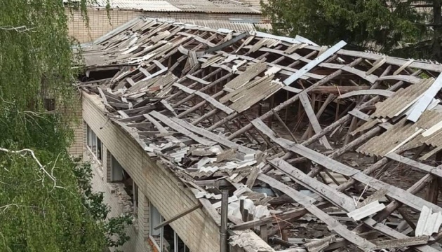 Russian forces shell Beryslav, destroying a school Russian forces shell Beryslav, destroying a school