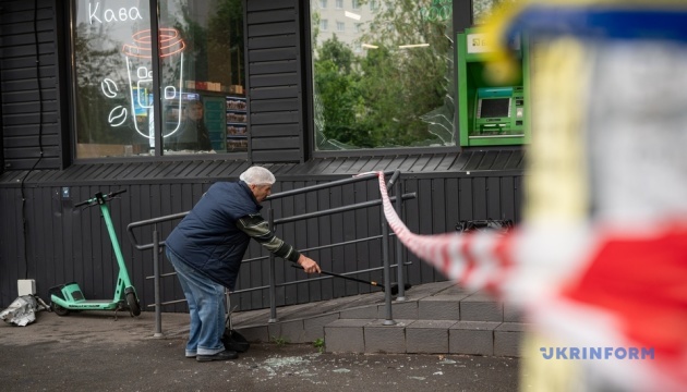 Зеленський: За ніч росіяни випустили по Україні чотири балістичні ракети та 142 дрони