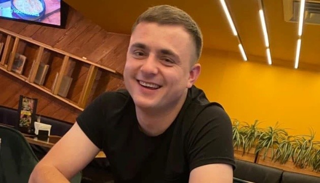 Бойовий медик, який потрапив у полон зі складним пораненням, повернувся додому