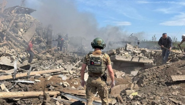 Guerre en Ukraine : Sept civils tués et dix-huit autres blessés dans des bombardements russes sur la région de Donetsk 