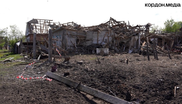 На Сумщині росіяни скинули КАБ на будинок - загинула жінка, її син поранений