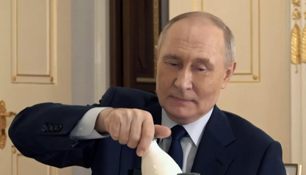 Russische Propaganda behauptet mit ihrem Fake, 74 Prozent der Ukrainer hätten Film über Putins 25-jährige Herrschaft in Russland gesehen 