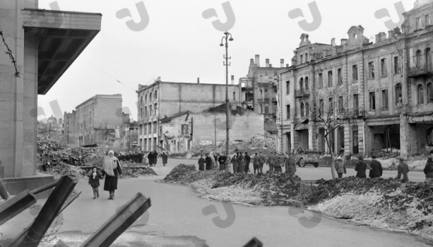 ウクルインフォルムで第二次世界大戦下・戦後のキーウの写真展開催 ウクルインフォルムで第二次世界大戦下・戦後のキーウの写真展開催
