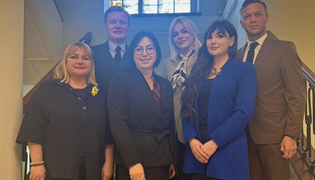 Посол обговорила з литовськими урядовцями питання освіти українців у Литві