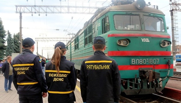 Nearly 2,600 low-mobility people remain in Donetsk region refusing to evacuate