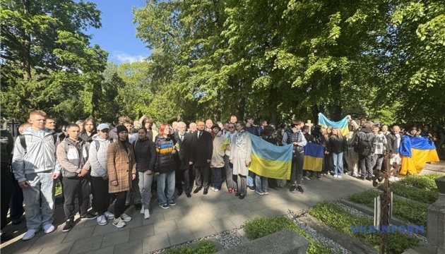 Українці у Варшаві вшанували пам'ять вояків УНР у 80-річчя перемоги над нацизмом