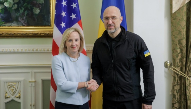 Шмигаль провів першу зустріч із тимчасово повіреною у справах США в Україні
