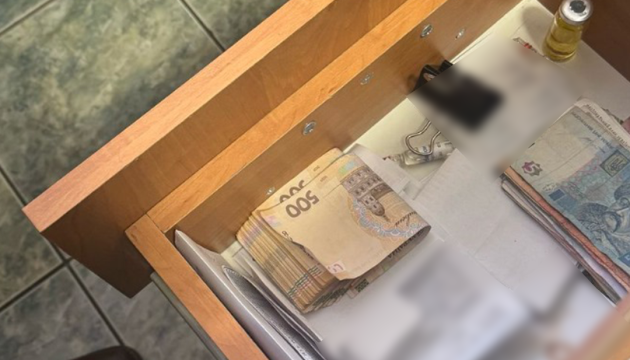 У Луцьку затримали члена ВЛК, який «заробляв» на видачі фіктивних документів ухилянтам