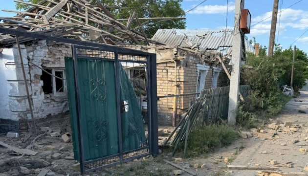 Росіяни атакували Нікопольщину артилерією: пошкоджені будинки та підприємство Росіяни атакували Нікопольщину артилерією: пошкоджені будинки та підприємство