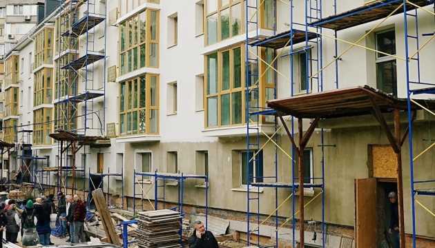 Держагентство відновлення показало відбудову багатоповерхівки у Вишгороді Держагентство відновлення показало відбудову багатоповерхівки у Вишгороді