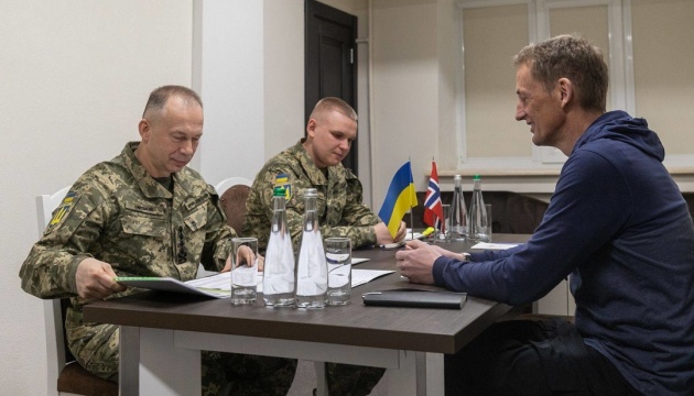 Сирський обговорив з норвезьким колегою посилення обороноздатності України