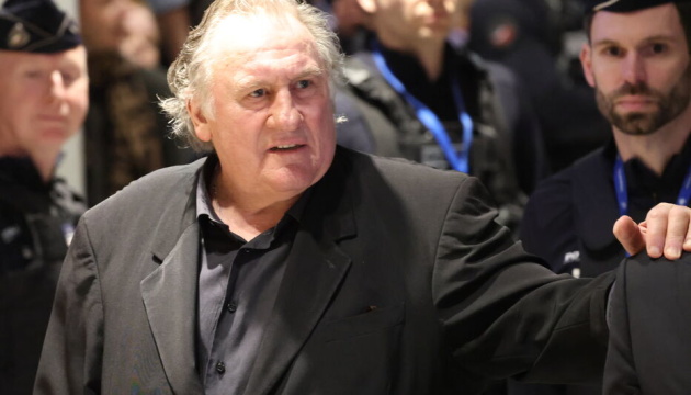 Депардьє визнали винним у домаганнях і засудили до 18 місяців умовно