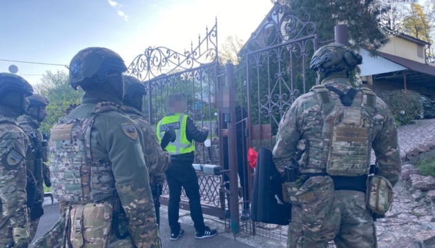 Правоохоронці ліквідували злочинну організацію, яка вербувала жінок для сексуальної експлуатації Правоохоронці ліквідували злочинну організацію, яка вербувала жінок для сексуальної експлуатації