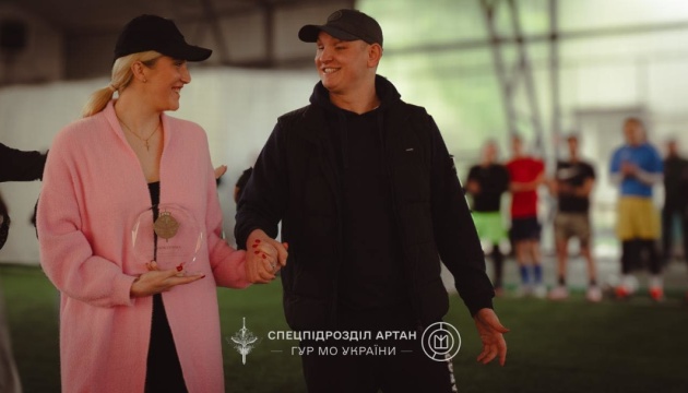 У Києві провели благодійний футбольний турнір на честь пораненого бійця ГУР У Києві провели благодійний футбольний турнір на честь пораненого бійця ГУР