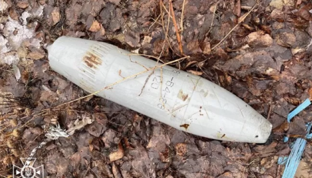 На Київщині комунальники під час ремонтних робіт виявили мінометну міну «Нона»