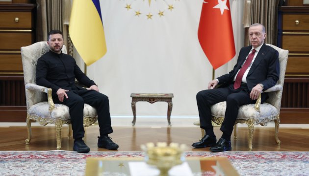 В Анкарі закінчилася зустріч Зеленського з Ердоганом В Анкарі закінчилася зустріч Зеленського з Ердоганом
