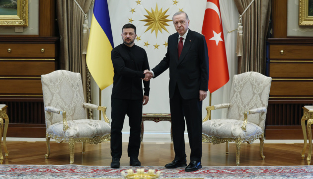 Президент України сьогодні відвідає Туреччину