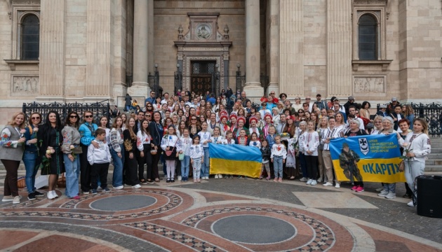 У центрі столиці Угорщини пройшов щорічний флешмоб до Дня вишиванки